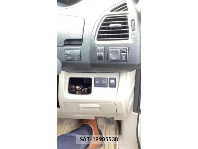 Nissan SERENA 2012-09 8831482-13