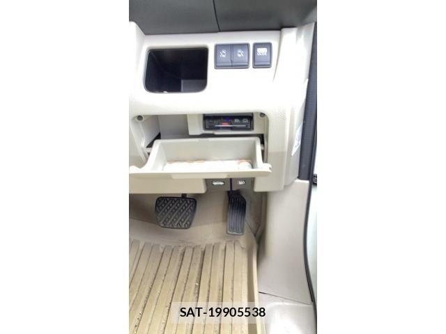 Nissan SERENA 2012-09 8831482-16