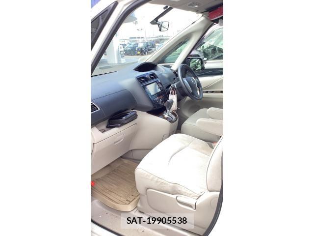 Nissan SERENA 2012-09 8831482-5