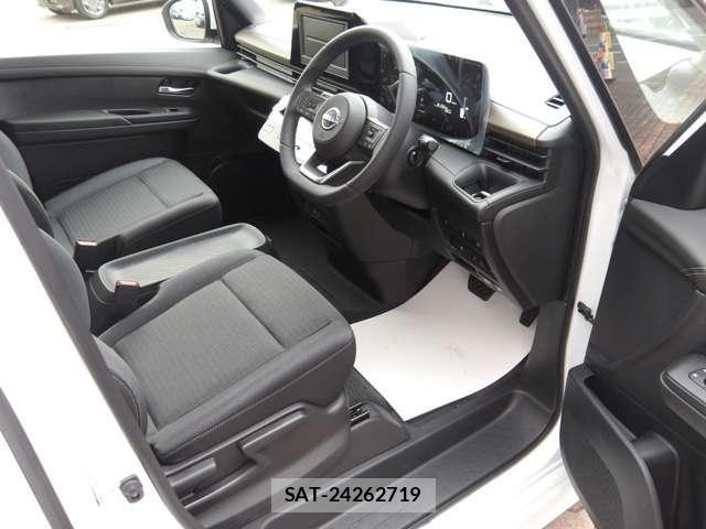 Nissan SERENA 2026-03 8831479-11