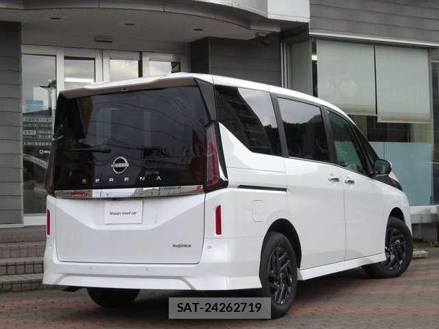 Nissan SERENA 2026-03 8831479-1