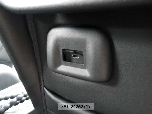 Nissan SERENA 2026-03 8831479-21