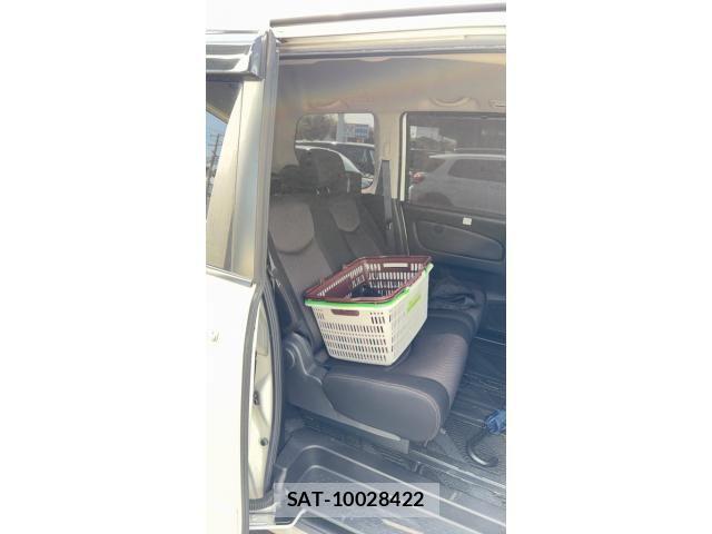 Nissan SERENA 2012-02 8831481-12