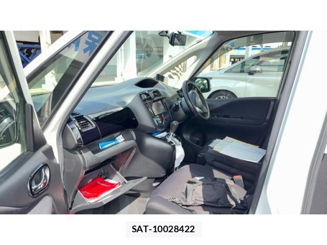 Nissan SERENA 2012-02 8831481-16