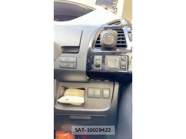 Nissan SERENA 2012-02 8831481-5