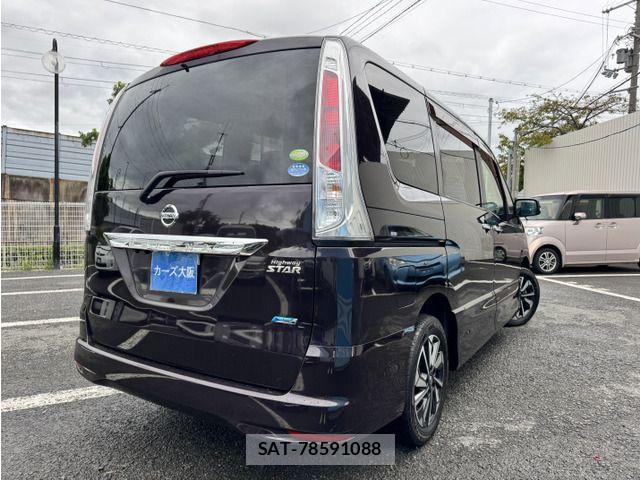 Nissan SERENA 2011-10 8831480-2