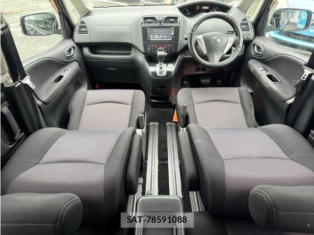 Nissan SERENA 2011-10 8831480-5