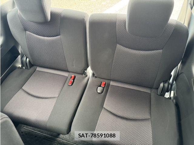Nissan SERENA 2011-10 8831480-6