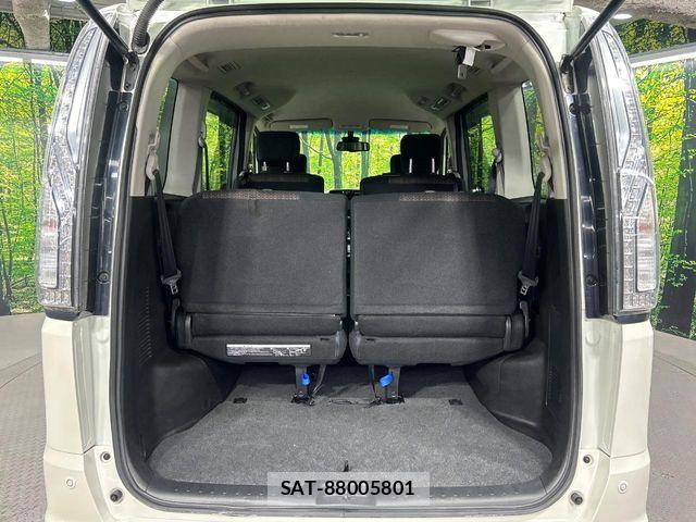Nissan SERENA 2015-08 8849941-9