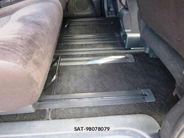 Nissan SERENA 2015-09 8882055-11