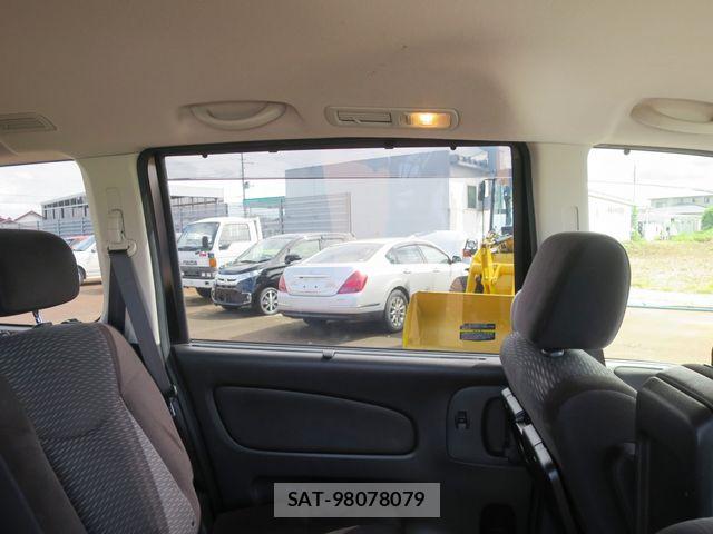 Nissan SERENA 2015-09 8882055-12