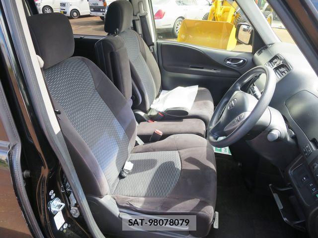 Nissan SERENA 2015-09 8882055-13
