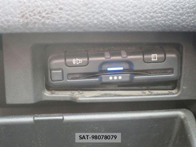 Nissan SERENA 2015-09 8882055-20