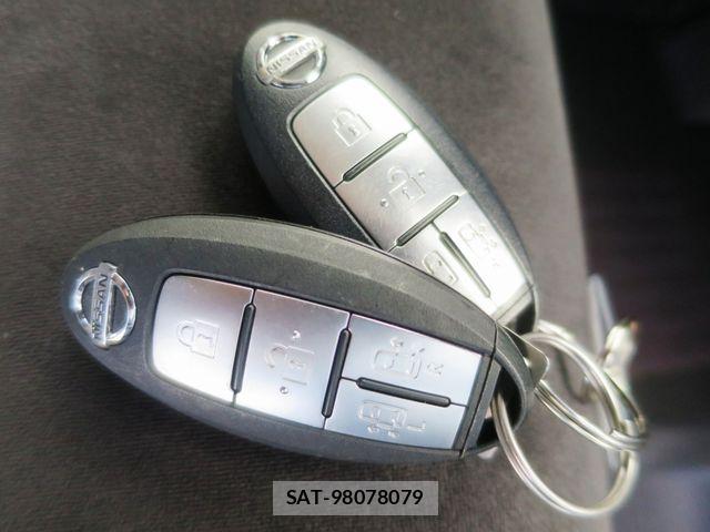 Nissan SERENA 2015-09 8882055-23