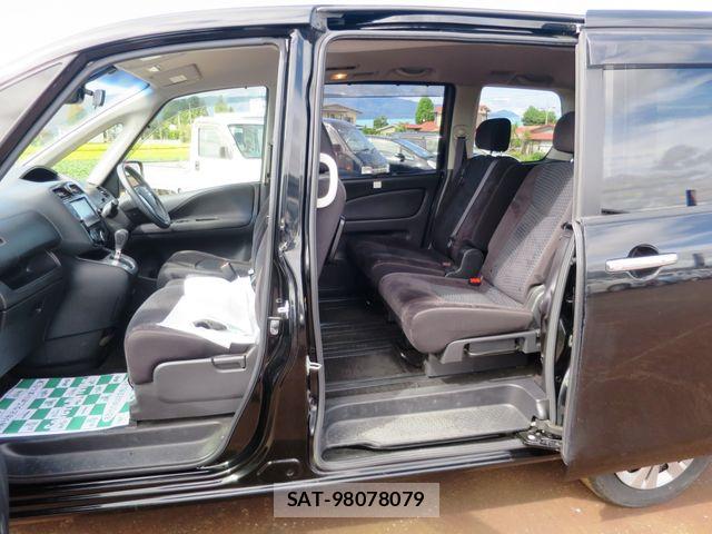 Nissan SERENA 2015-09 8882055-7