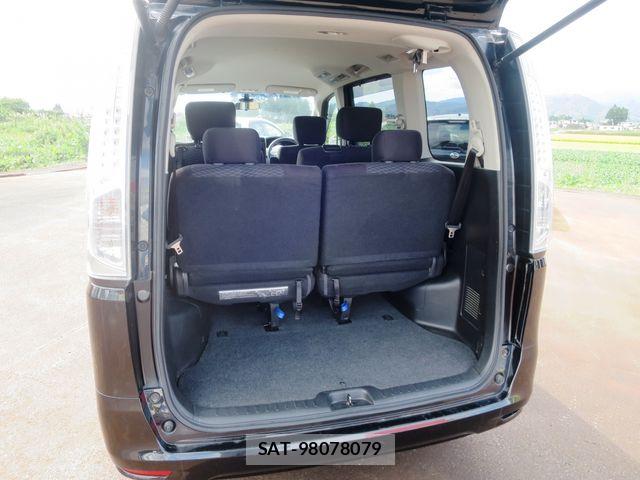 Nissan SERENA 2015-09 8882055-8