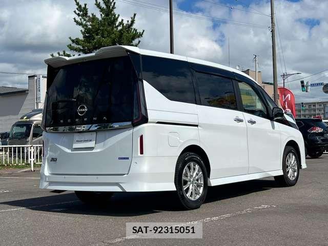Nissan SERENA 2024-01 8882054-1