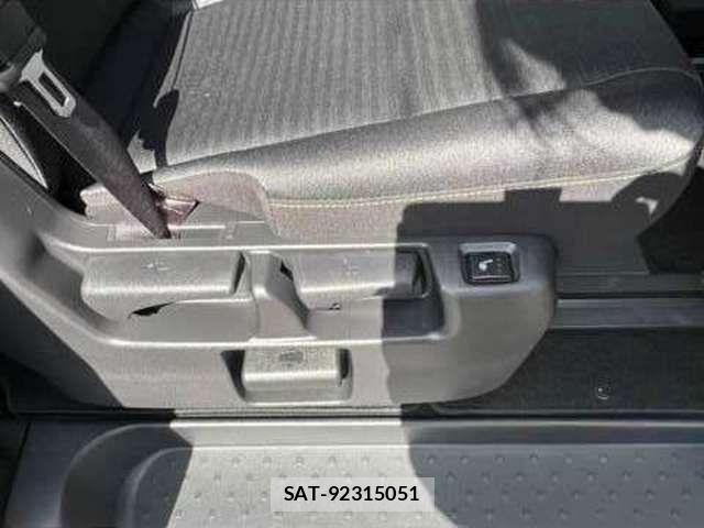 Nissan SERENA 2024-01 8882054-6