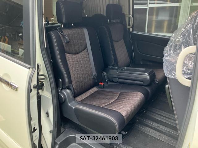 Nissan SERENA 2015-10 8882056-12