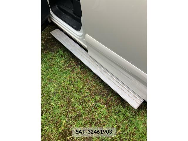 Nissan SERENA 2015-10 8882056-27