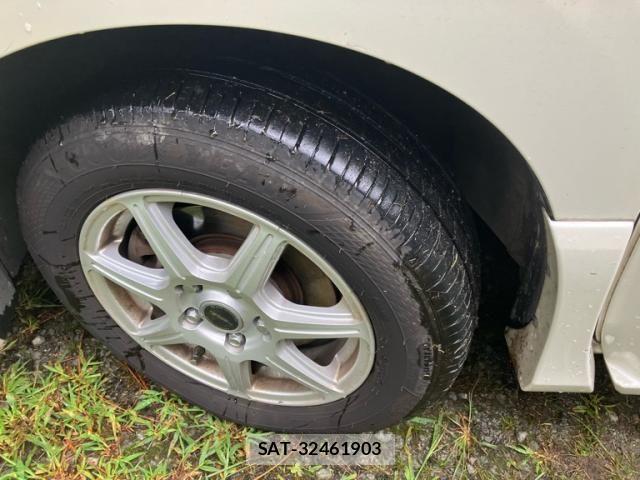 Nissan SERENA 2015-10 8882056-5