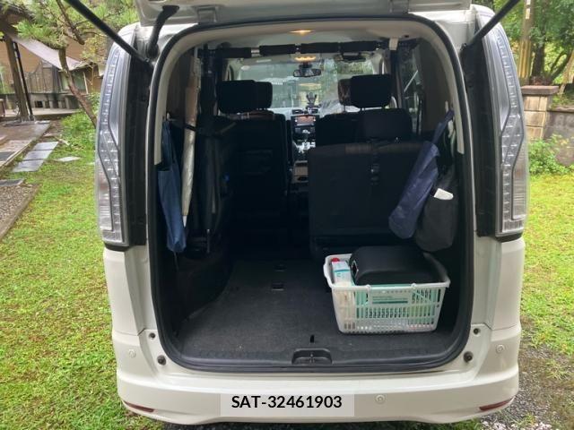 Nissan SERENA 2015-10 8882056-6
