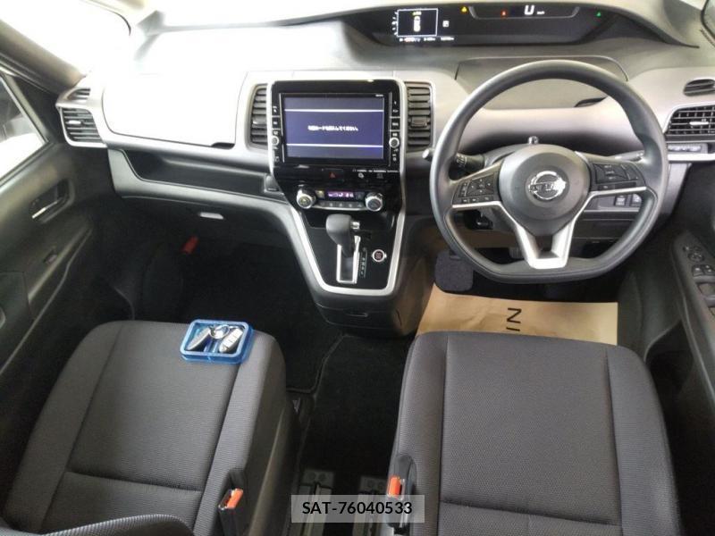 Nissan SERENA 2018 922452-4