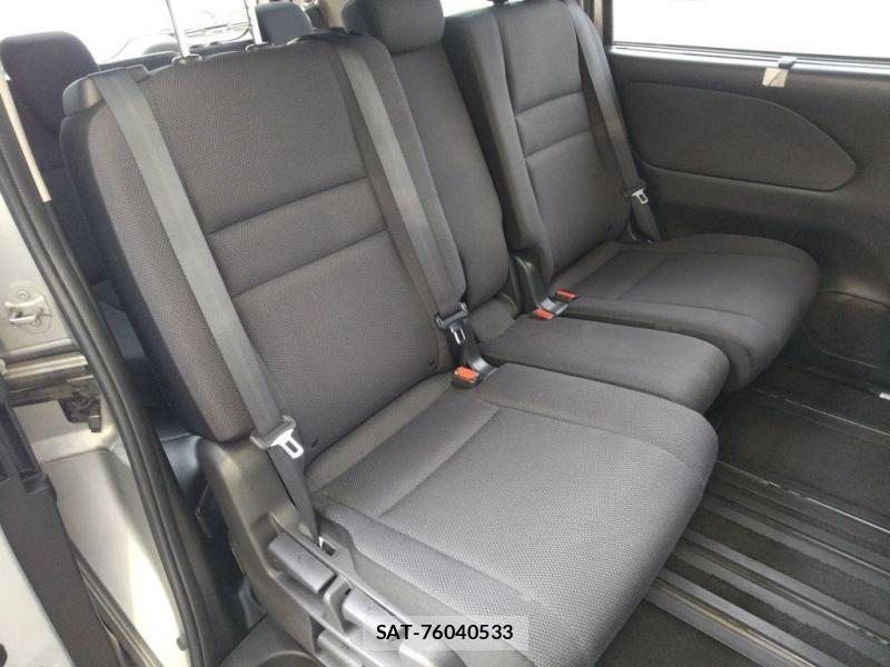 Nissan SERENA 2018 922452-5