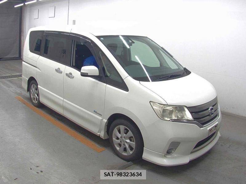 Nissan SERENA 2013 6844774-0