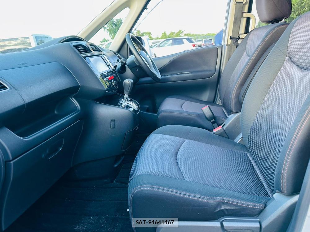 Nissan SERENA 2013 6734642-10