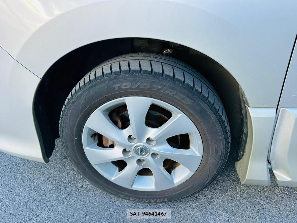 Nissan SERENA 2013 6734642-28