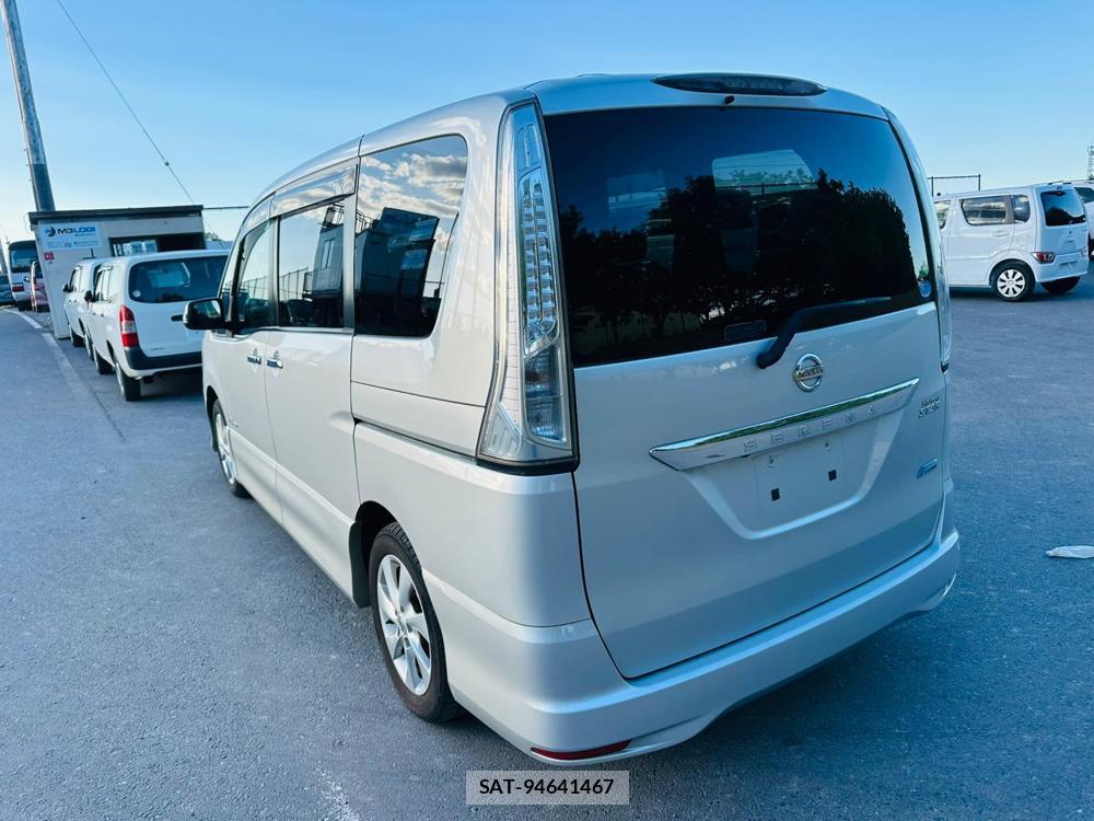 Nissan SERENA 2013 6734642-2