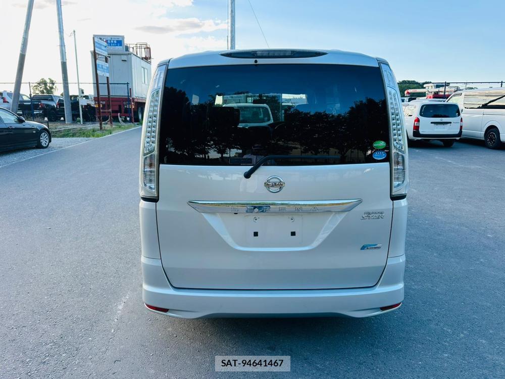 Nissan SERENA 2013 6734642-3
