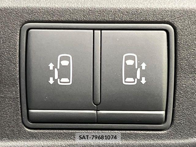 Nissan SERENA 2018-03 1627452-6