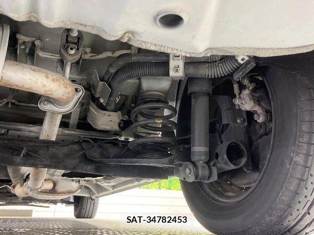 Nissan SERENA 2017-03 2300194-19