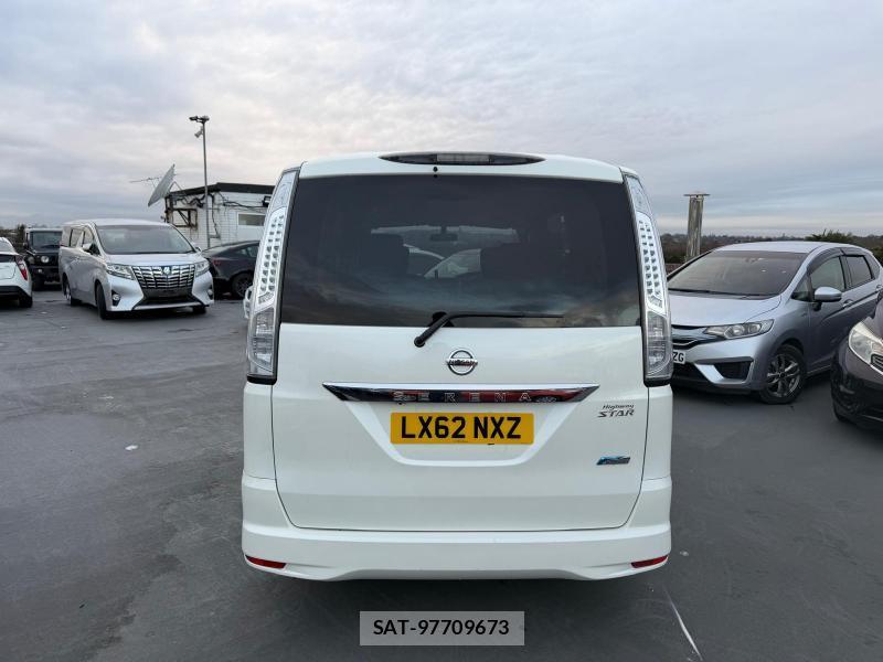 Nissan SERENA 2012-10 1142152-9