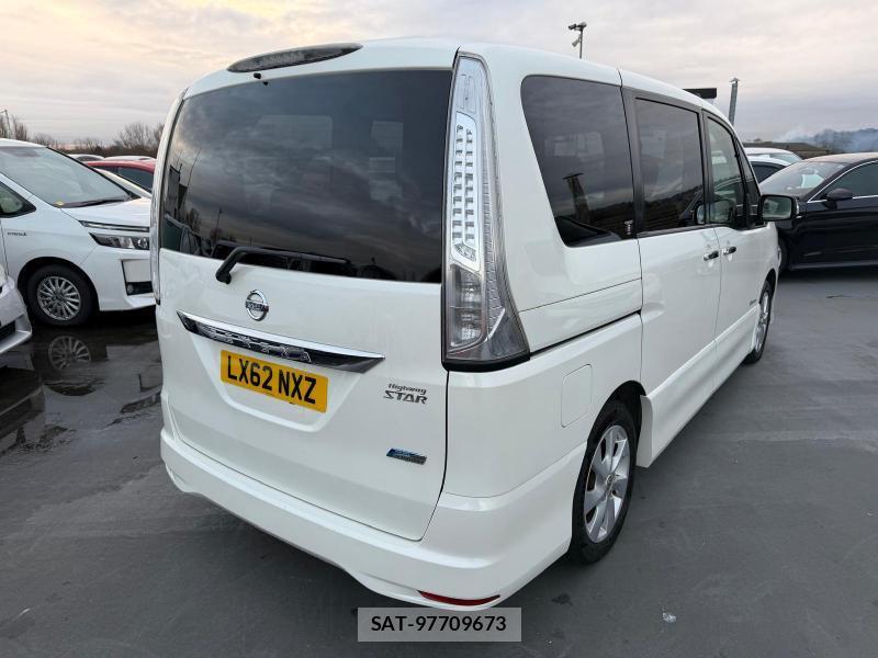 Nissan SERENA 2012-10 1142152-11