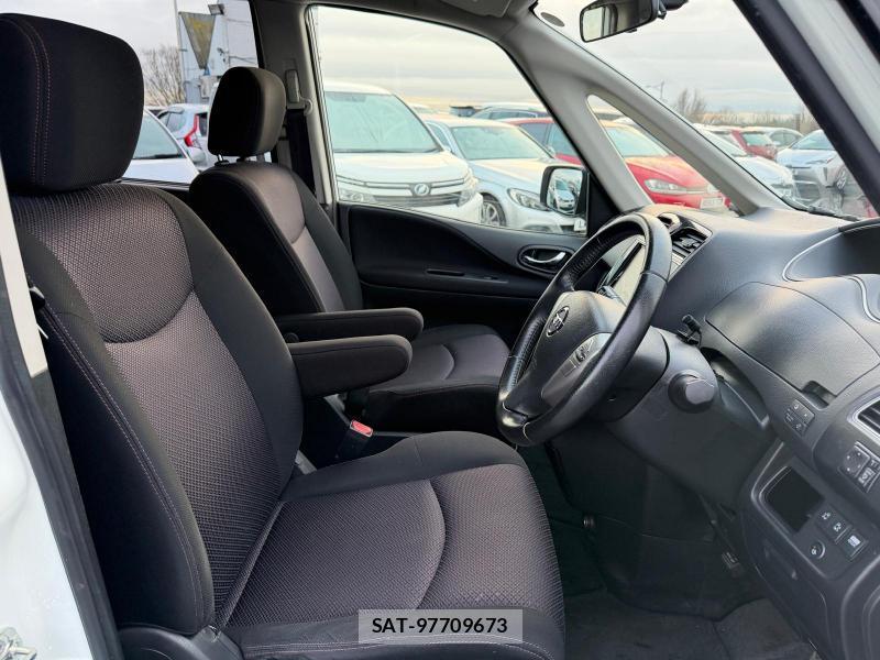 Nissan SERENA 2012-10 1142152-29