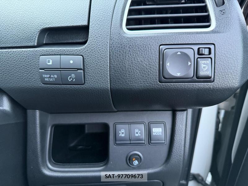 Nissan SERENA 2012-10 1142152-34