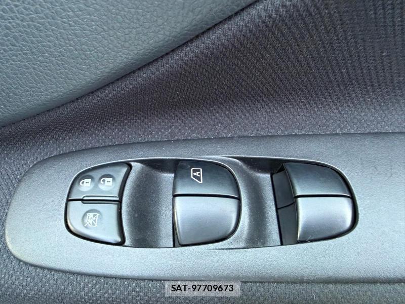 Nissan SERENA 2012-10 1142152-37