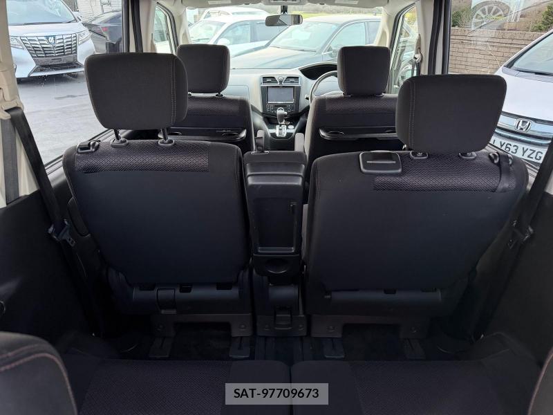 Nissan SERENA 2012-10 1142152-38