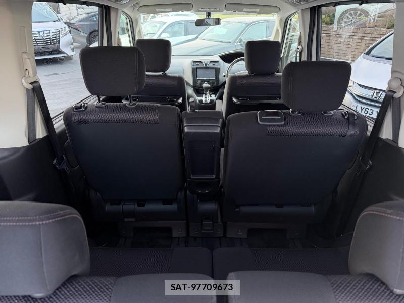 Nissan SERENA 2012-10 1142152-39