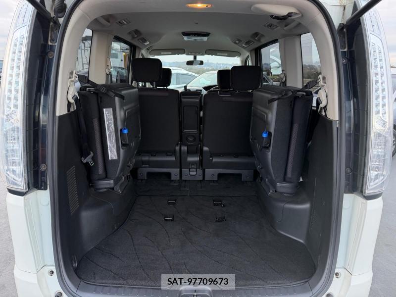 Nissan SERENA 2012-10 1142152-40