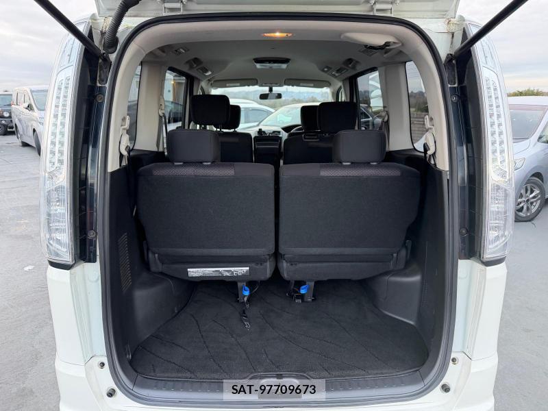Nissan SERENA 2012-10 1142152-41