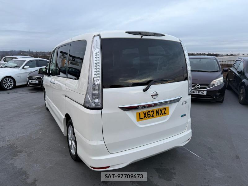 Nissan SERENA 2012-10 1142152-7