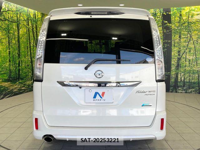 Nissan SERENA 2013-11 4394944-15