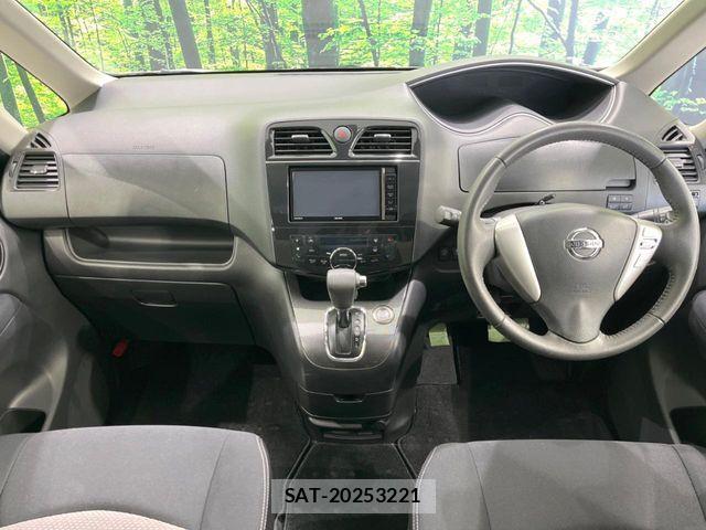 Nissan SERENA 2013-11 4394944-1