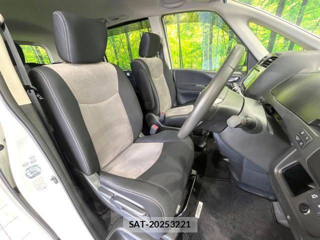 Nissan SERENA 2013-11 4394944-7