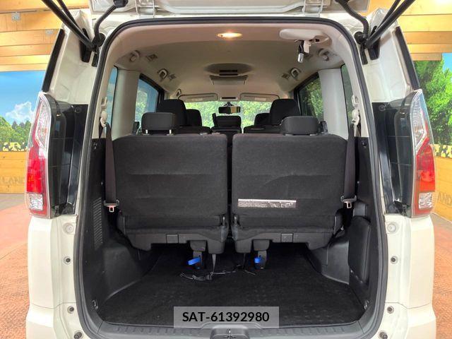 Nissan SERENA 2017-12 5878169-10