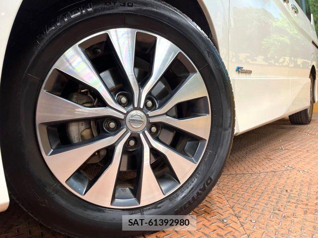 Nissan SERENA 2017-12 5878169-12